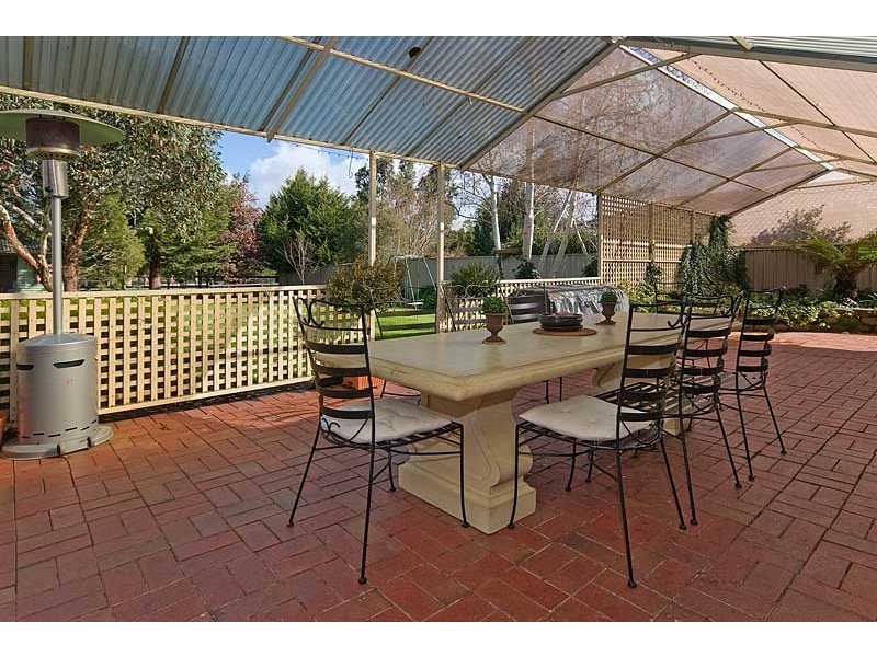 6 Elm Drive, Oakbank SA 5243