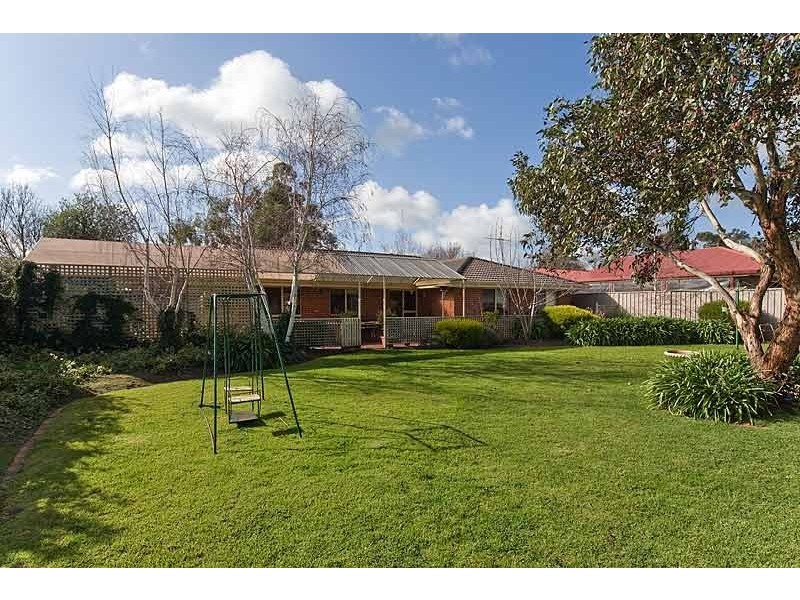 6 Elm Drive, Oakbank SA 5243