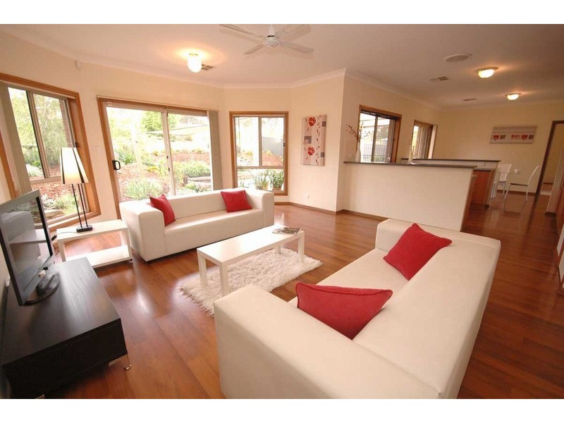 8 Reuben Pope Court, Mount Barker SA 5251