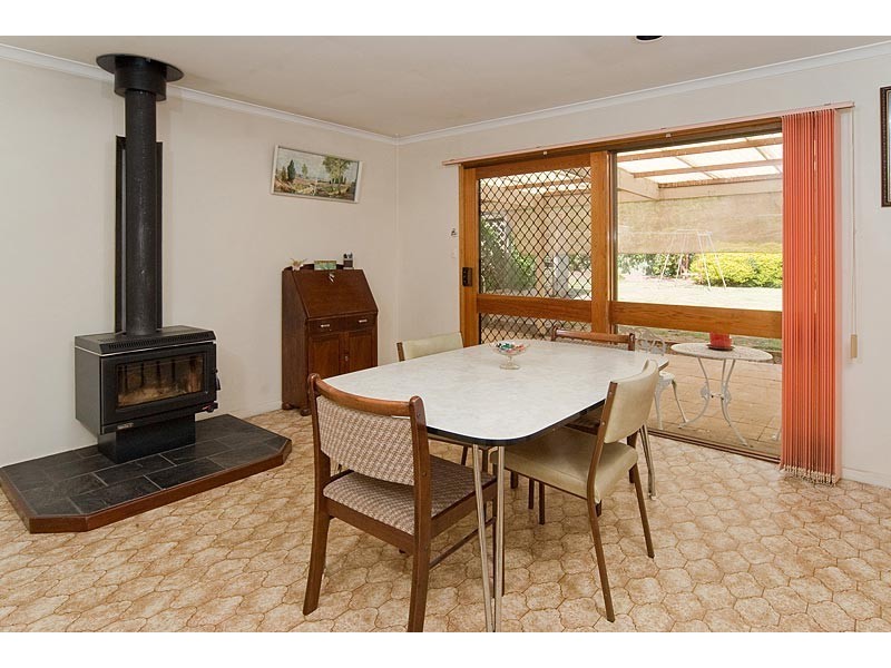 27 Victoria Road, Mount Barker SA 5251