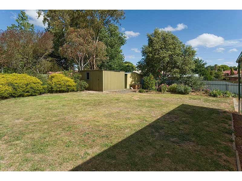 27 Victoria Road, Mount Barker SA 5251