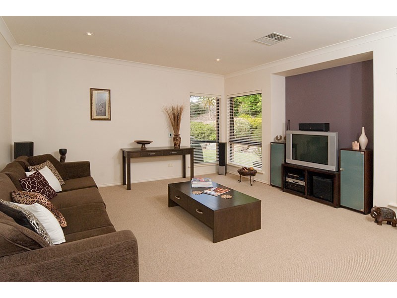 18 Burnbank Way, Mount Barker SA 5251