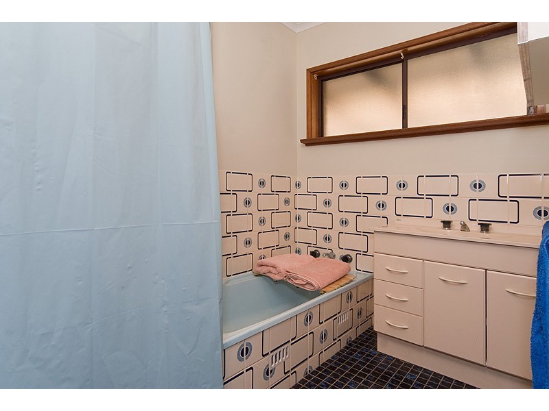 12 Victoria Road, Mount Barker SA 5251