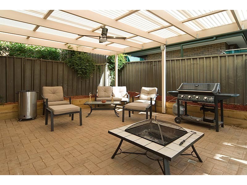 2/1 Ween Avenue, Happy Valley SA 5159