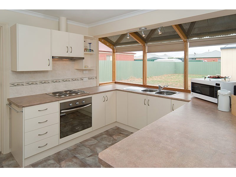 73 Strathmont Drive, Strathalbyn SA 5255