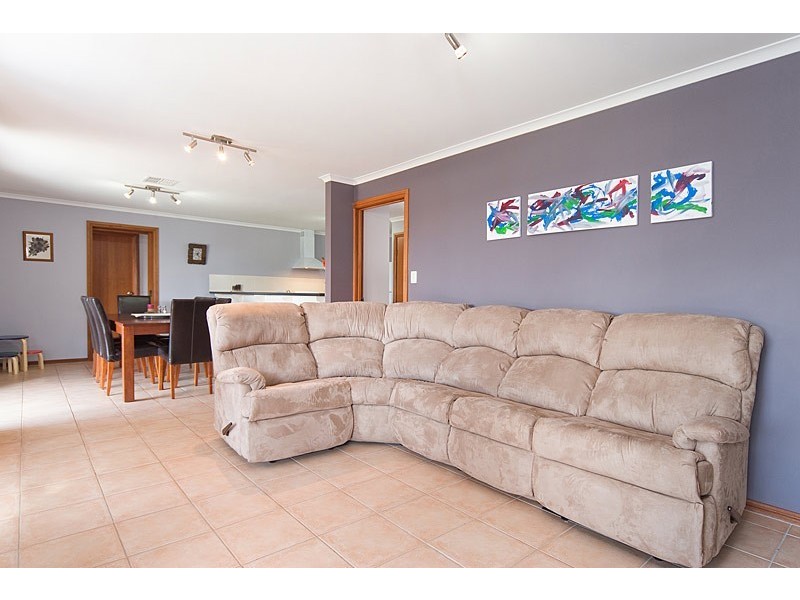 94 Hurling Drive, Mount Barker SA 5251