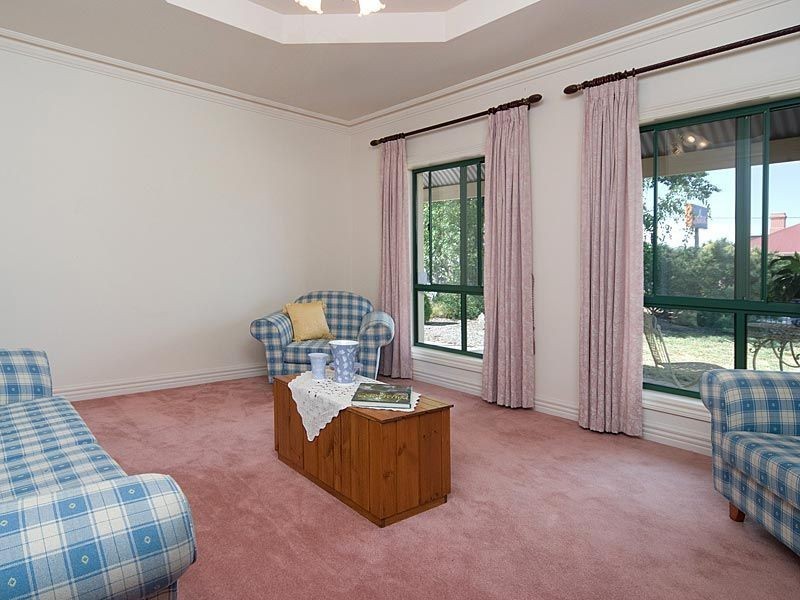 39 Adelaide Road, Mount Barker SA 5251