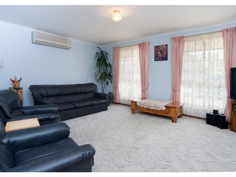 18 Gallasch Drive, Mount Barker SA 5251