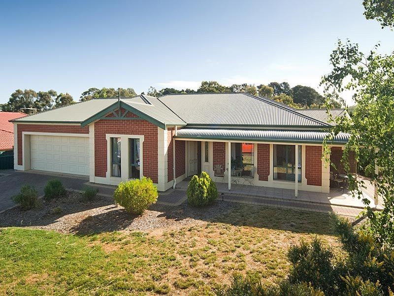 39 Adelaide Road, Mount Barker SA 5251
