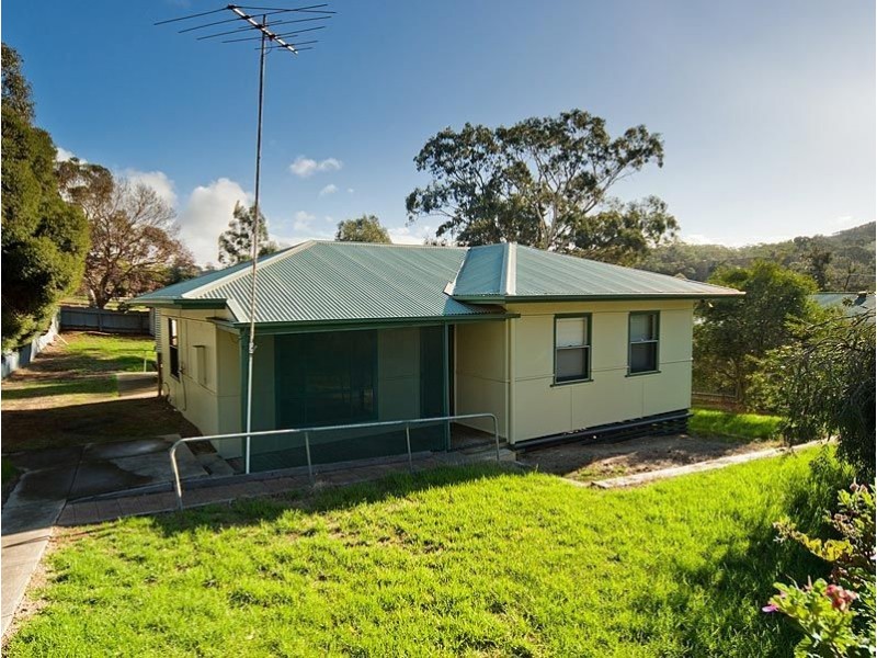 8 Watts Road, Brukunga SA 5252