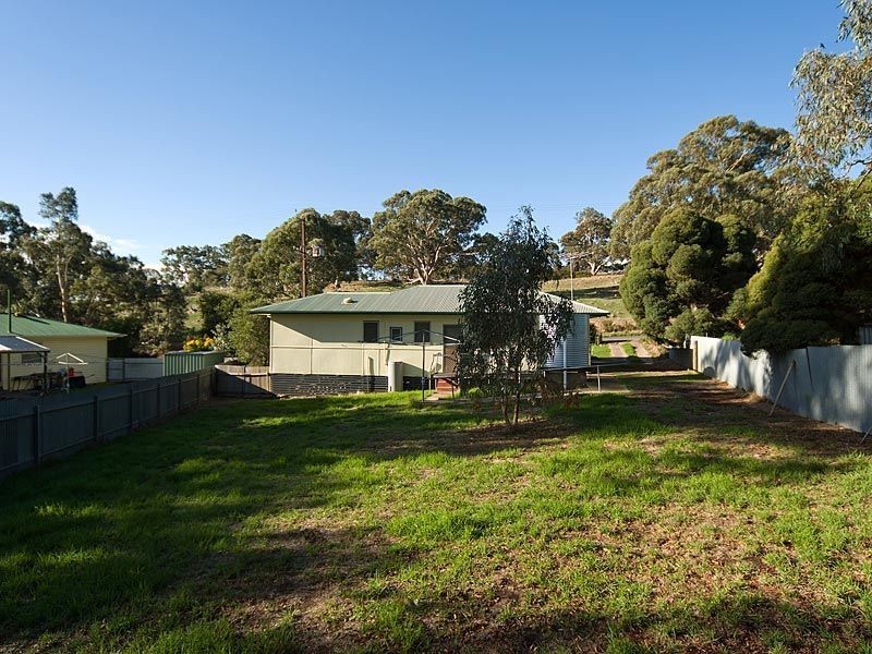 8 Watts Road, Brukunga SA 5252