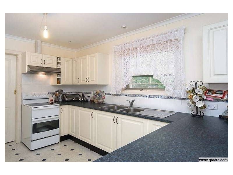 2 Dumas Street, Mount Barker SA 5251