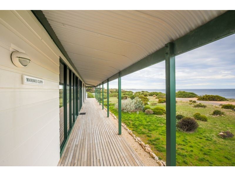 Moorowie Cliffs, Port Moorowie SA 5576
