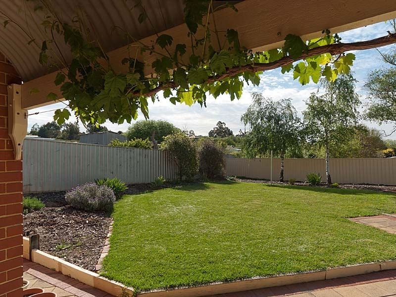 2 Hereford Avenue, Hahndorf SA 5245