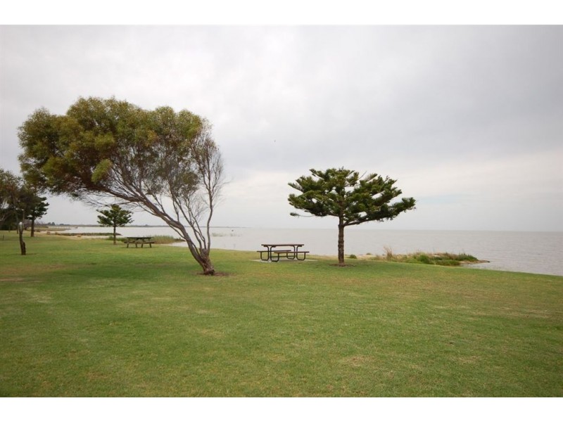 20 Weeroona Drive, Milang SA 5256