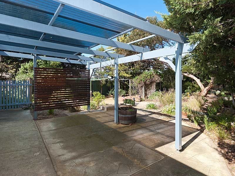 20 Weeroona Drive, Milang SA 5256