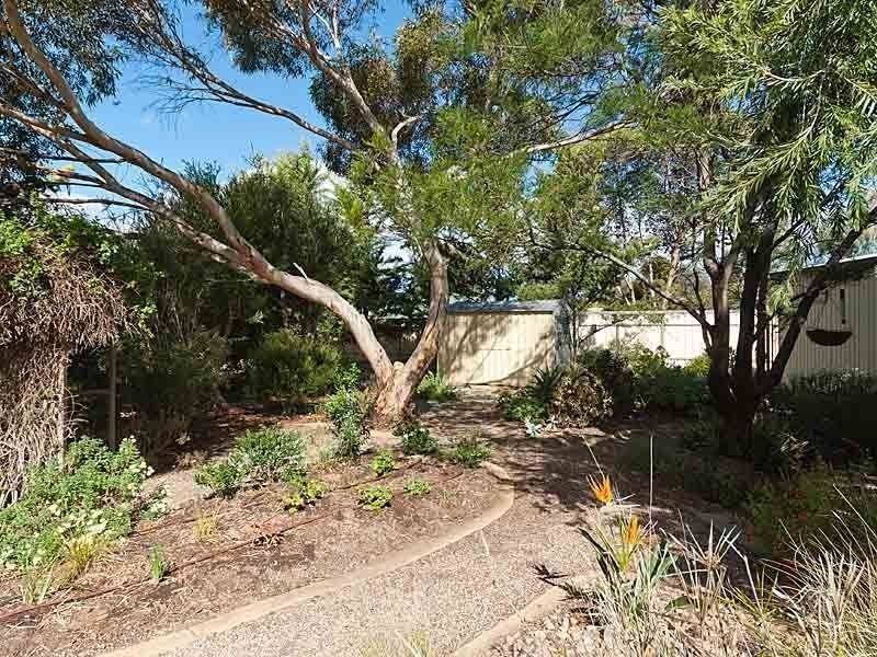 20 Weeroona Drive, Milang SA 5256