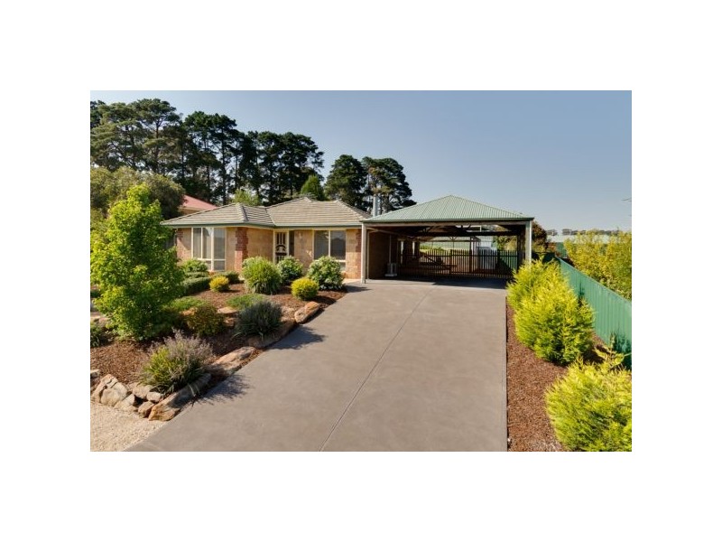 4 Bruce Close, Mount Barker SA 5251