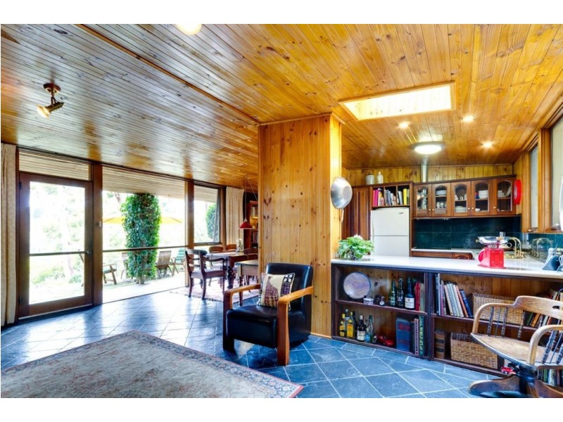 108 Emmett Road, Crafers West SA 5152