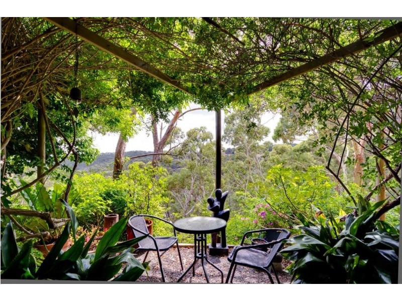 108 Emmett Road, Crafers West SA 5152