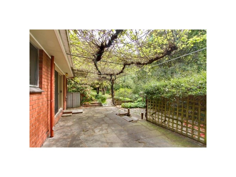 11 Hawthorn Road, Stirling SA 5152