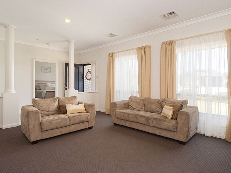 13 Strathford Way, Strathalbyn SA 5255
