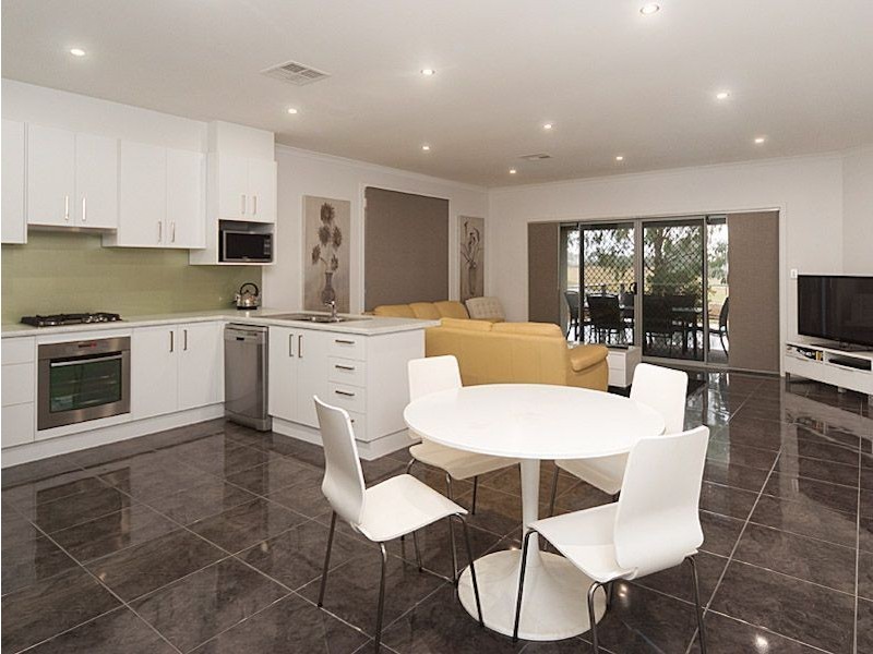 9 Links Court, Victor Harbor SA 5211