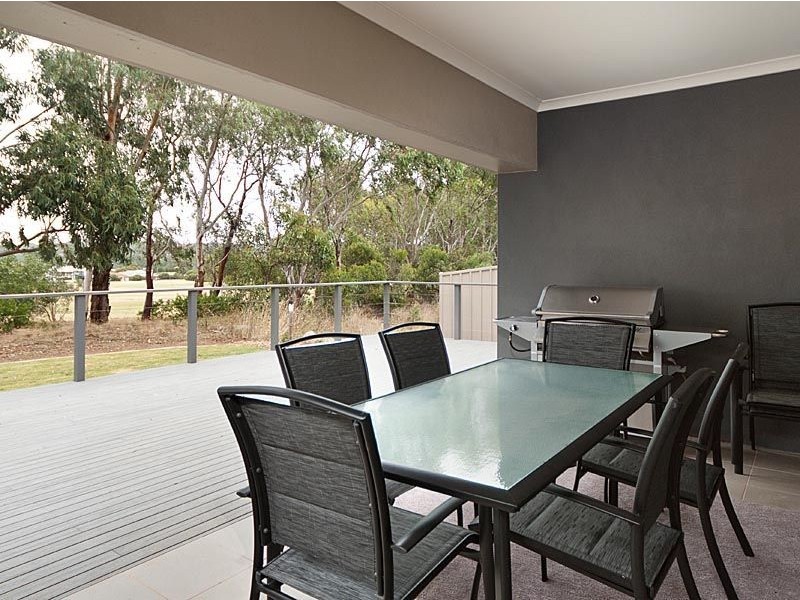 9 Links Court, Victor Harbor SA 5211