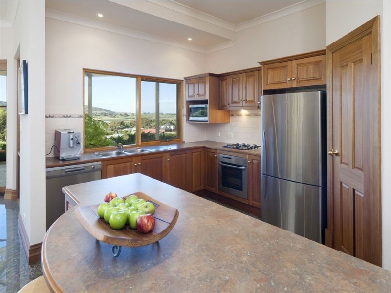 2 Schaefer Court, Mount Barker SA 5251