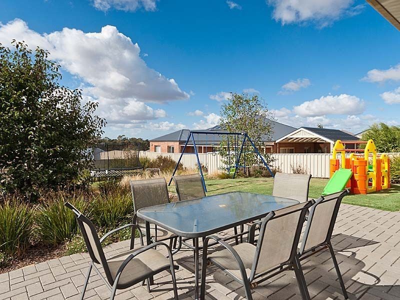 17 St  Andrews Drive, Strathalbyn SA 5255