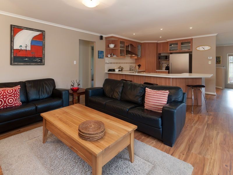 2 Les Bell Drive, Mount Barker SA 5251