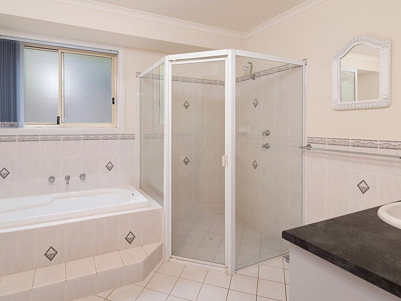 2 Les Bell Drive, Mount Barker SA 5251