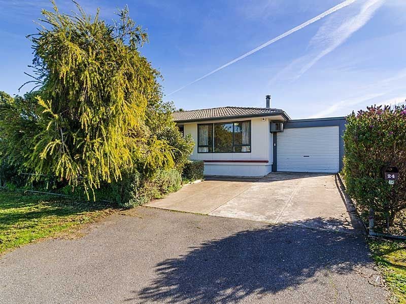24 Dumas Street, Mount Barker SA 5251