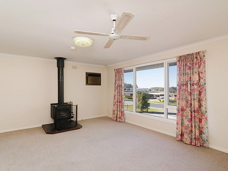 24 Dumas Street, Mount Barker SA 5251