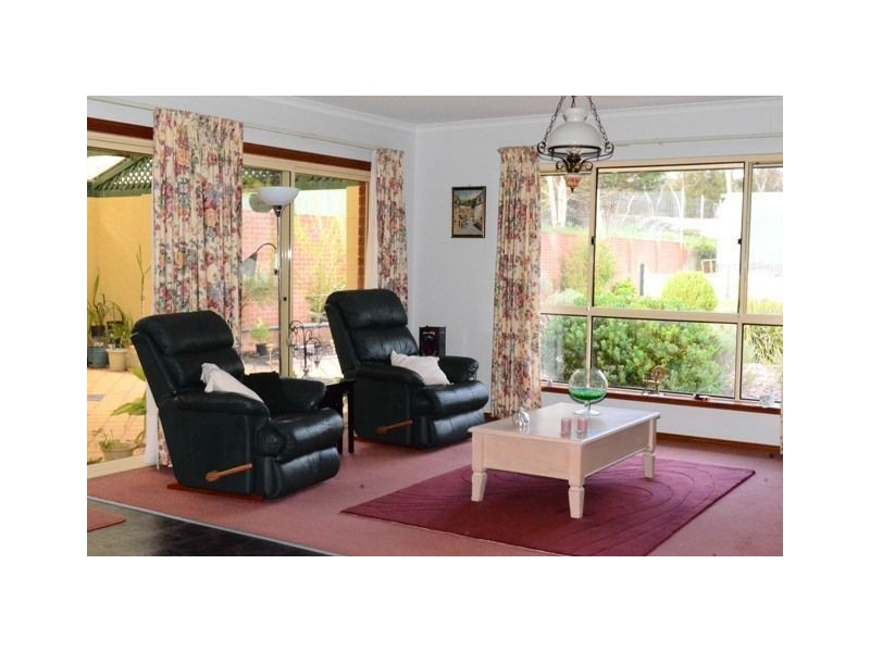 8 Evans Street, Woodside SA 5244