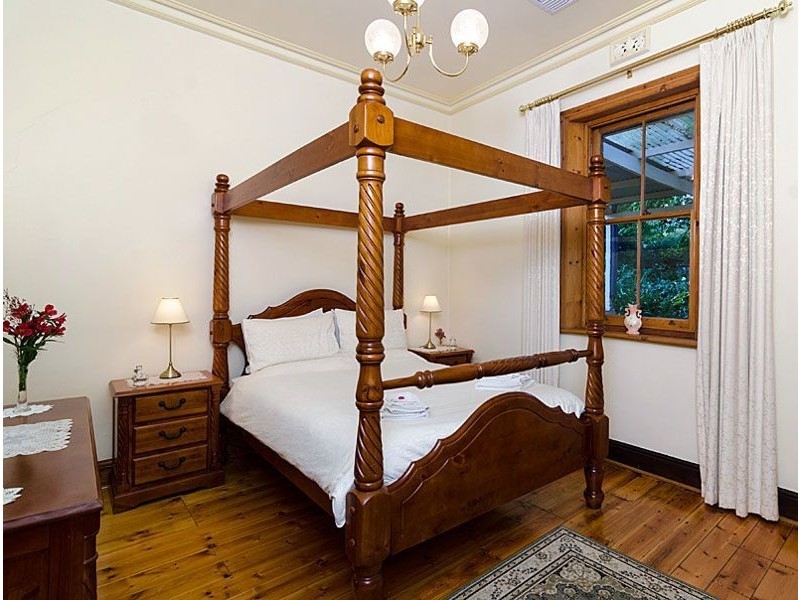 11 Druids Avenue, Mount Barker SA 5251