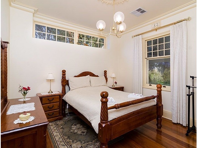 11 Druids Avenue, Mount Barker SA 5251