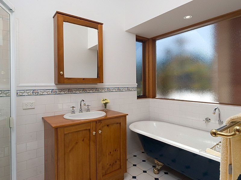 2 Schaefer Court, Mount Barker SA 5251