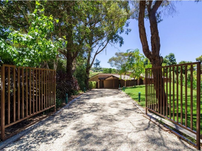 26 Cummins Drive, Summertown SA 5141