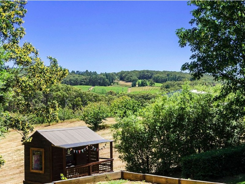 26 Cummins Drive, Summertown SA 5141