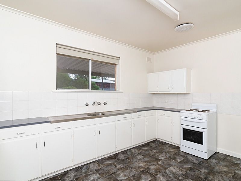 18 Parish Crescent, Murray Bridge SA 5253