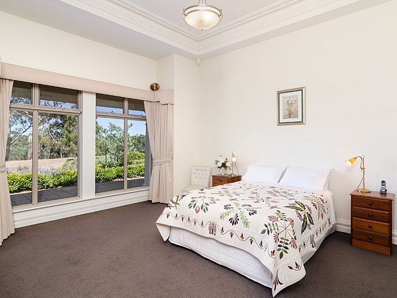 2 Tremayne Drive, Mount Barker SA 5251