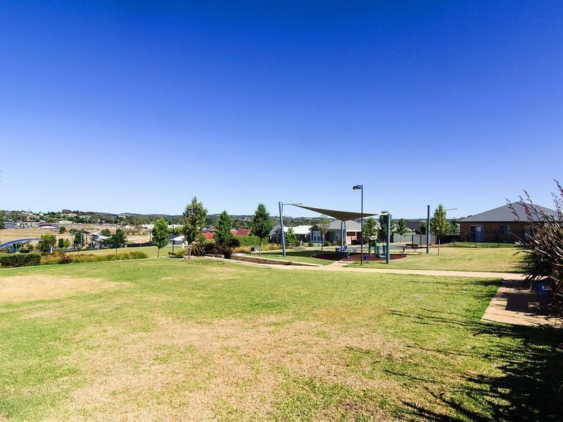 16 Carlson Street, Mount Barker SA 5251