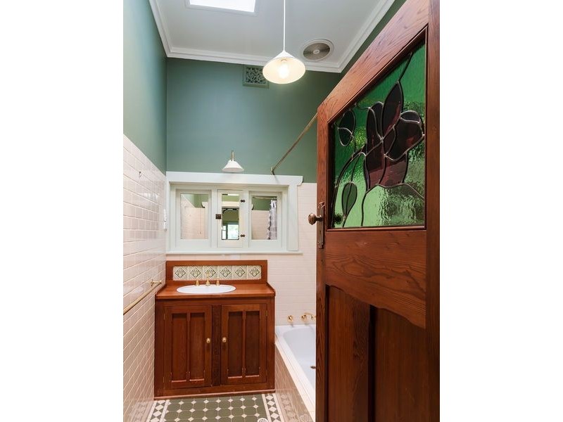 11 Albert Road, Mount Barker SA 5251