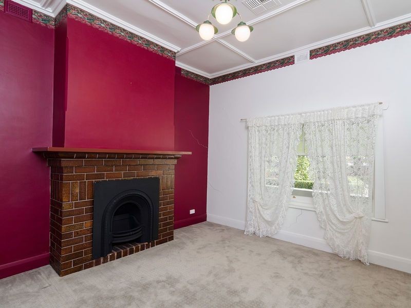 11 Albert Road, Mount Barker SA 5251