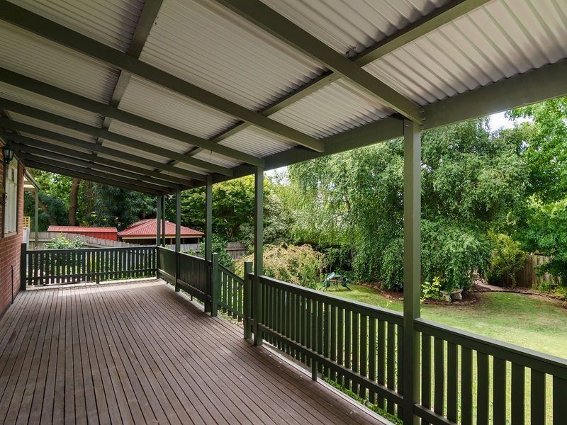 11 Albert Road, Mount Barker SA 5251