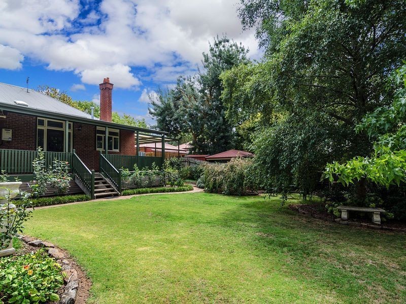 11 Albert Road, Mount Barker SA 5251