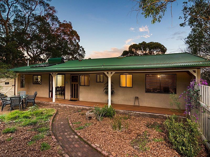21 Emmett Road, Crafers West SA 5152