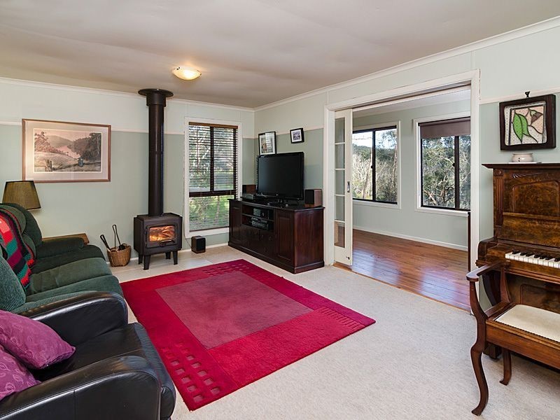 21 Emmett Road, Crafers West SA 5152