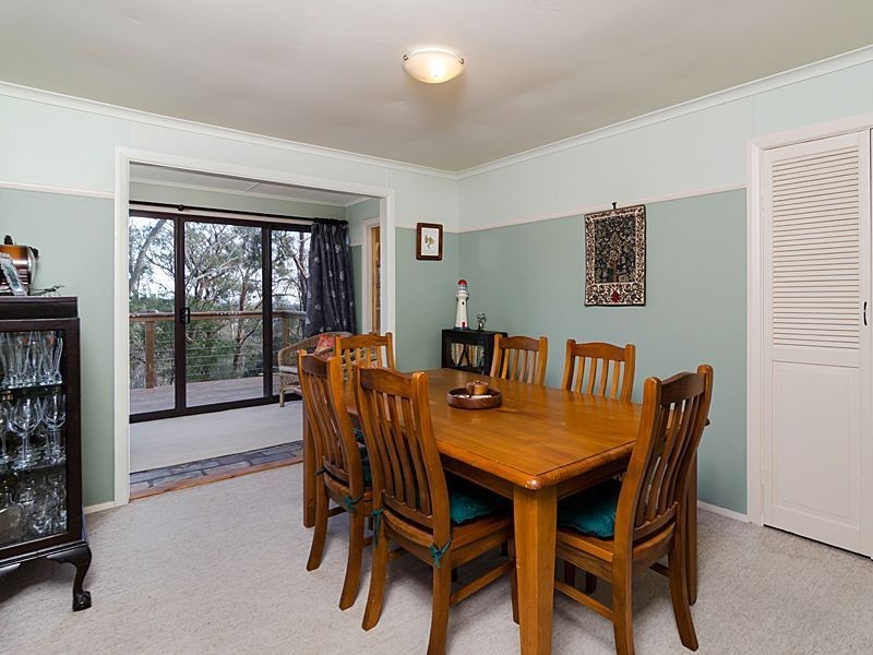 21 Emmett Road, Crafers West SA 5152